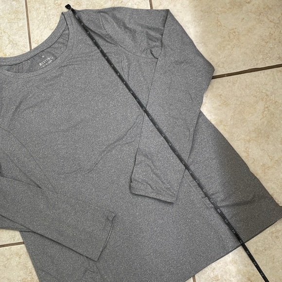 Beyond Scrubs Women’s Gray Long Sleeve - EUC! - Picture 3 of 8